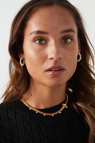 Collana grossa piatta con pendente a fiore - Colore oro h5 Immagine2